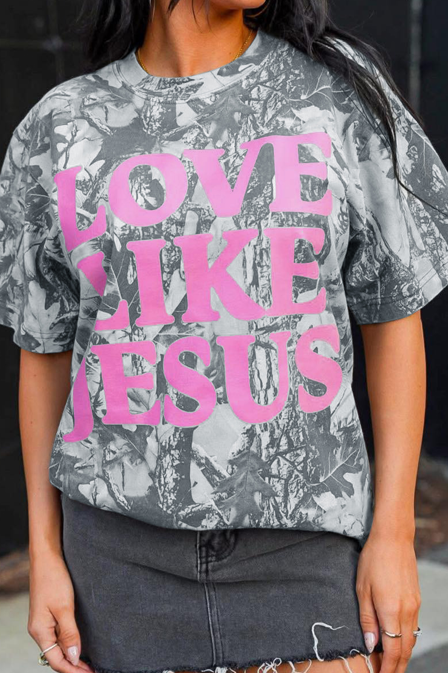 Beige Camo Woodland LOVE LIKE JESUS Casual Tee - Imagen 4
