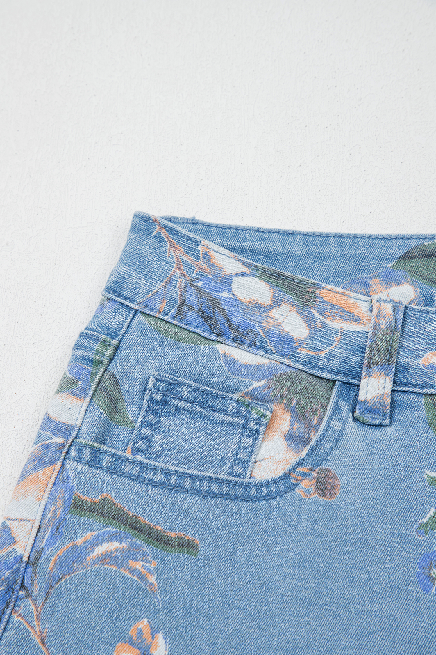 Sky Blue Retro Floral Print Frayed Hem Shift Jeans - Image 7