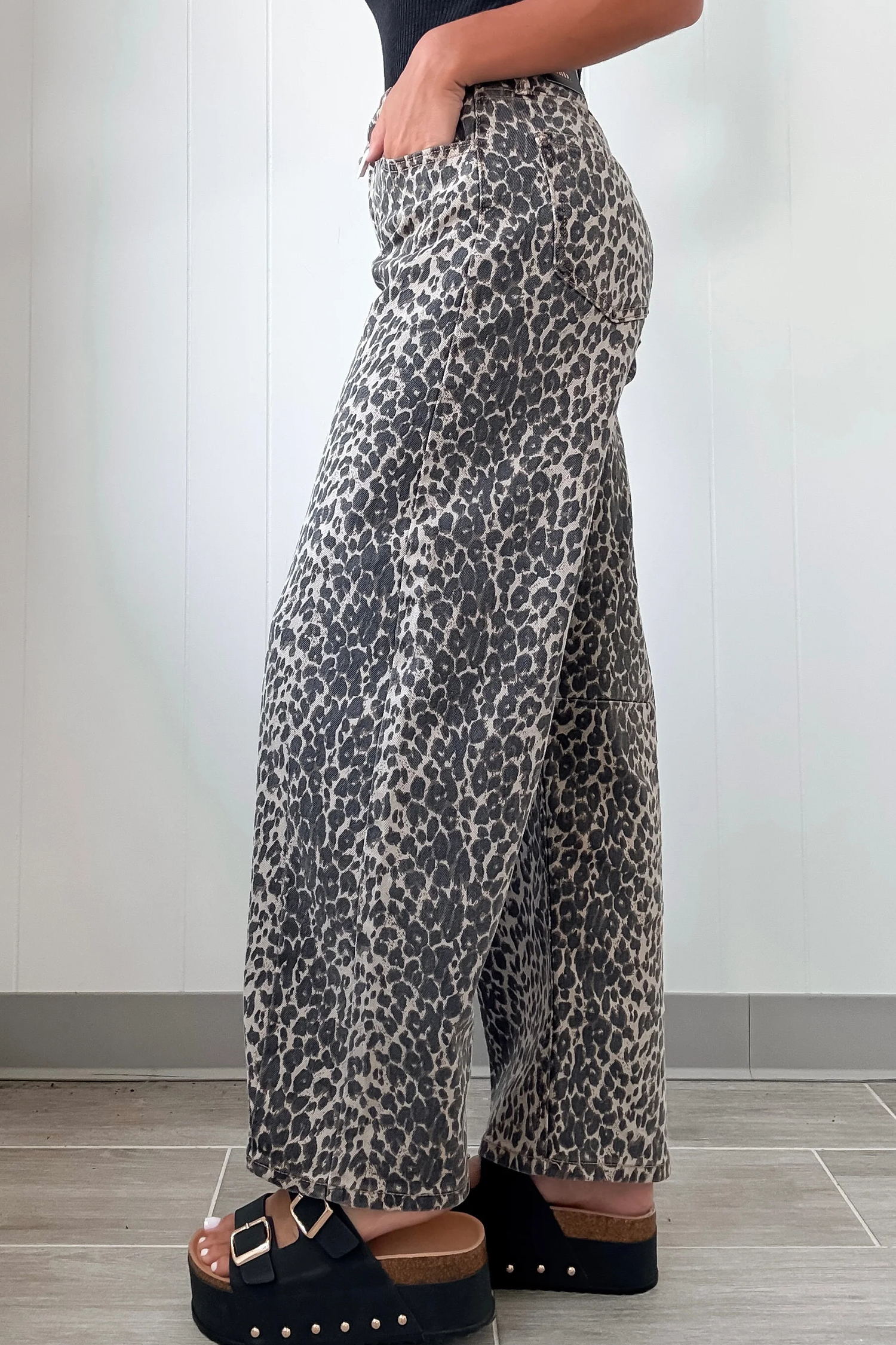 Black Leopard Print High Waist Barrel Jeans - Image 3