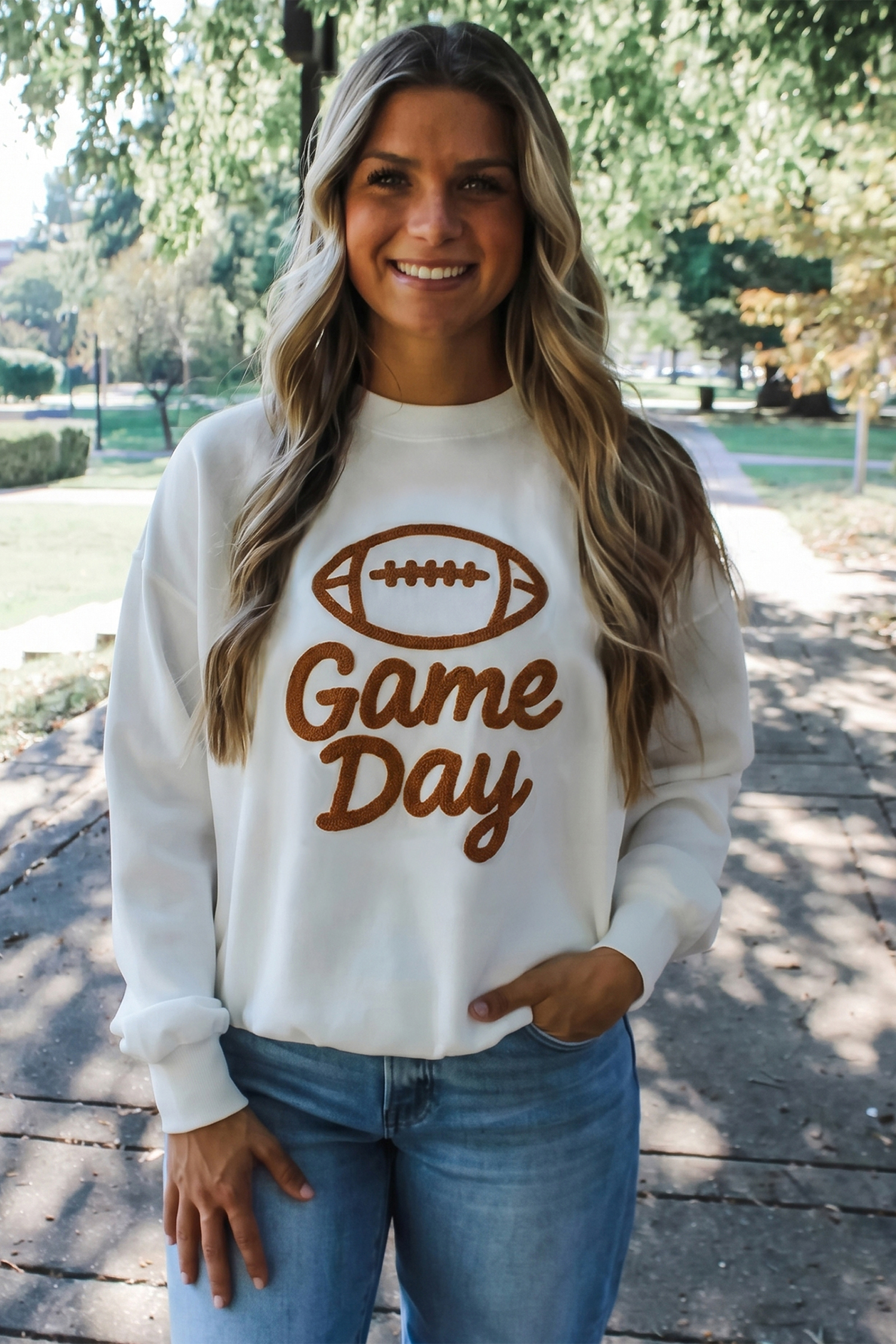 White Embroidered Slogan Game Day Rugby Pattern Crewneck Sweatshirt - Imagen 5