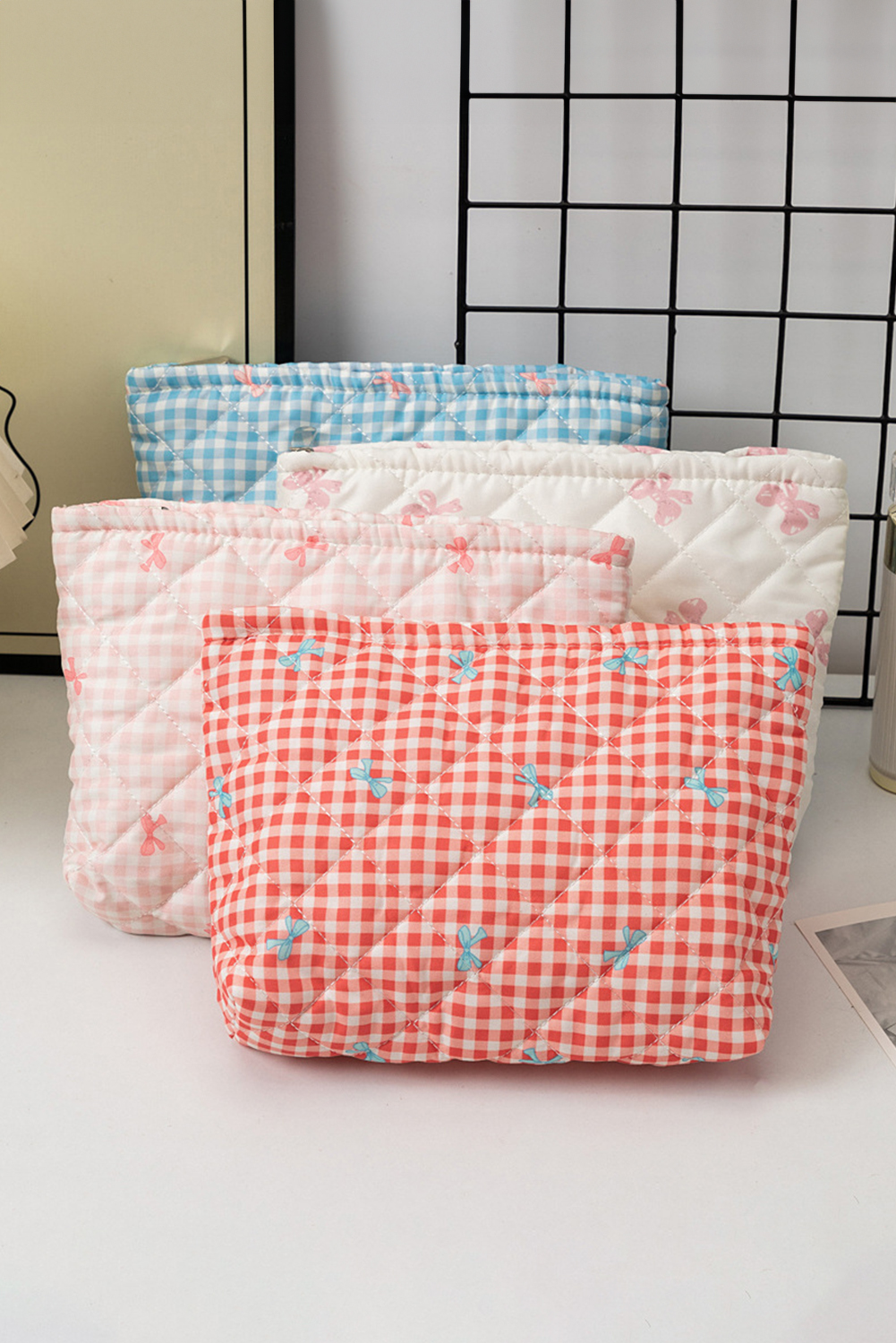 White Bow Knot Print Zipper Quilted Large Cosmetic Bag - Image 5
