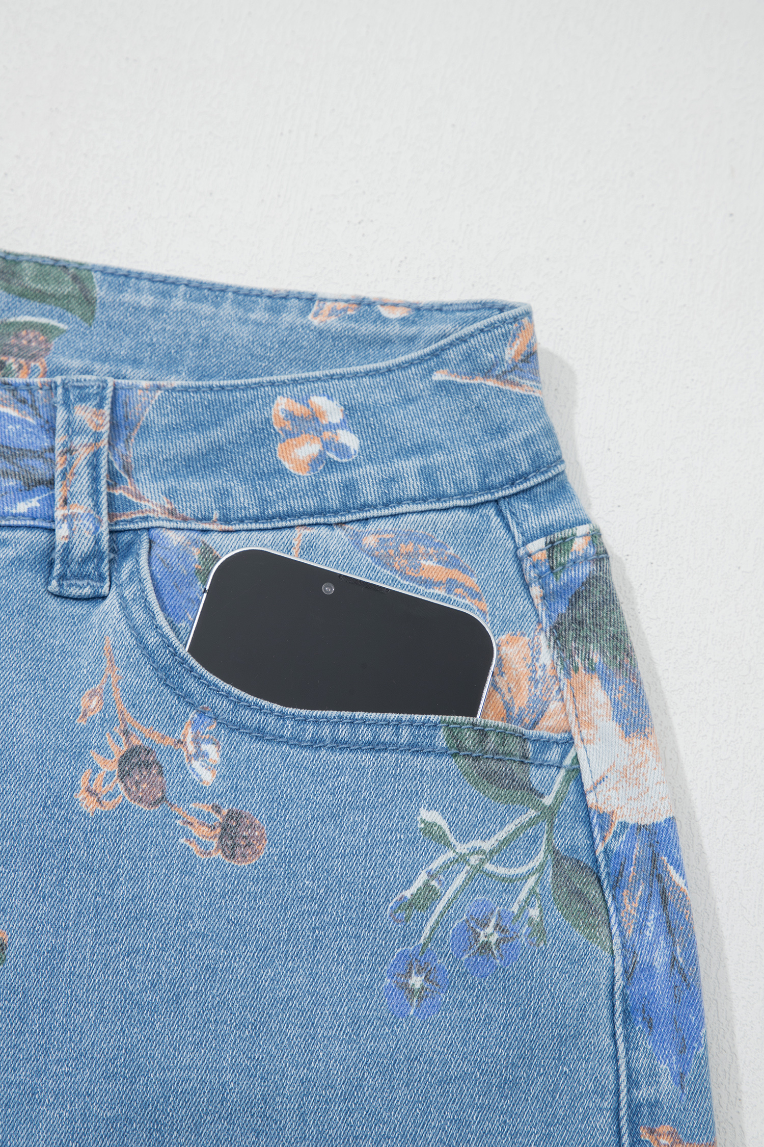 Sky Blue Retro Floral Print Frayed Hem Shift Jeans - Image 8