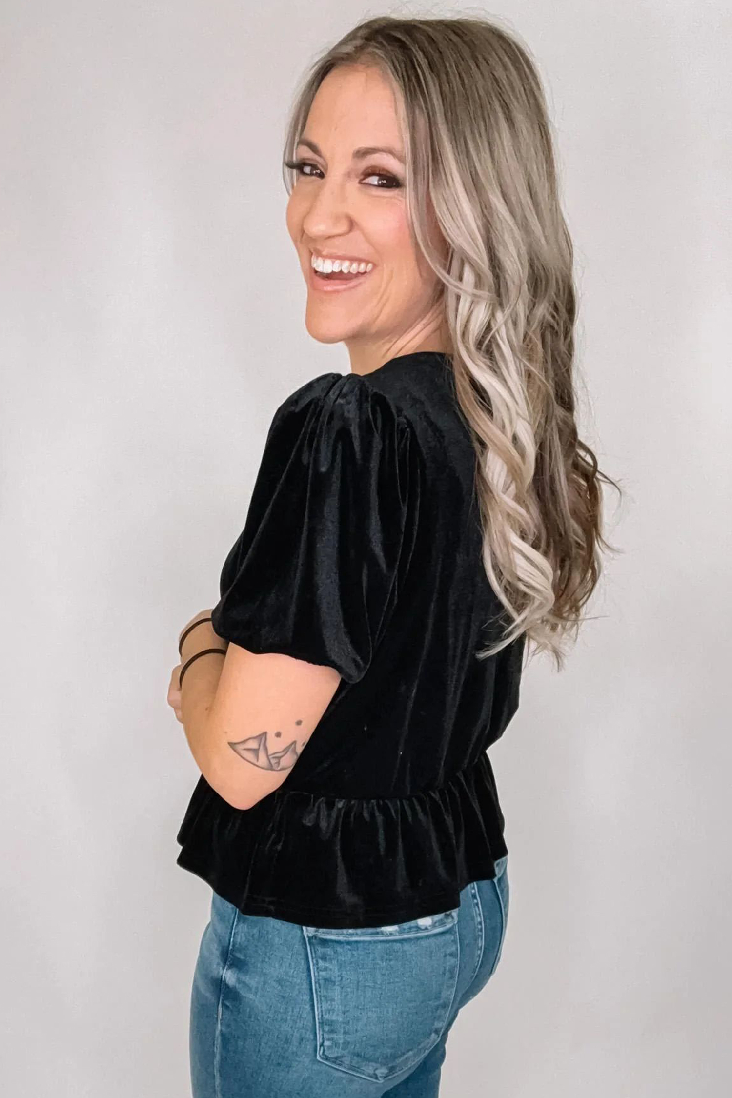 Black V Neck Bow Decoration Peplum Hem Shift Silhouette Short Sleeve Blouse - Image 2